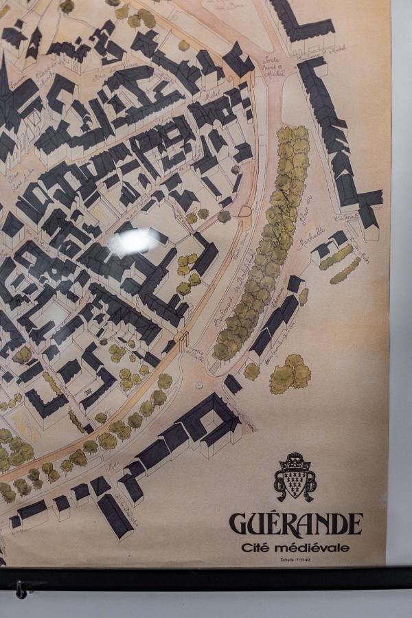 Joli 2 Pers Dans Les Remparts De Guerande